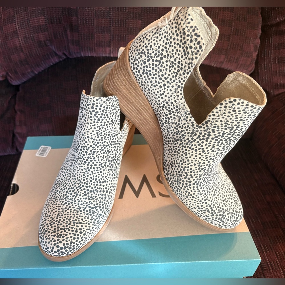 Toms Cream and Black Spotted Cutout Ankle Boots